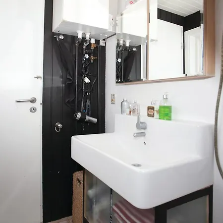 Nice home in Sjællands Odde w/ WiFi&3 Bedrooms Vakantiehuis