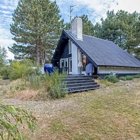 Vakantiehuis Nice home in Sjællands Odde w/ WiFi&3 Bedrooms Yderby