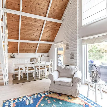Nice home in Sjællands Odde w/ WiFi&3 Bedrooms Vakantiehuis *